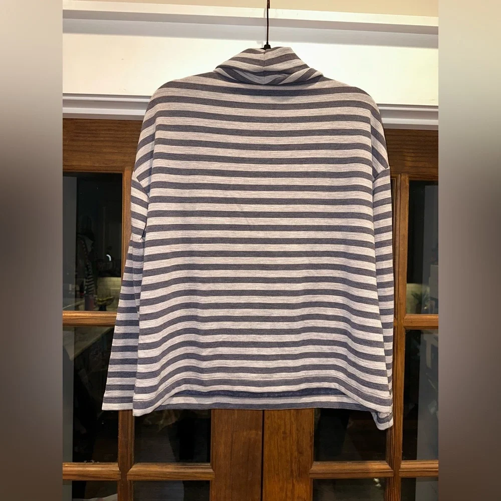 EUC J. Crew Size Small Womens Gray and Blue  Cowl‎ Neck Sweater